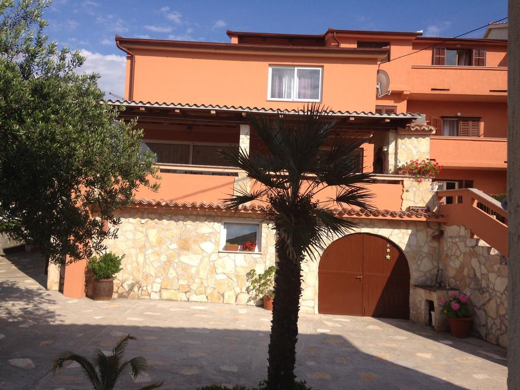 Guesthouse Tariba Supetarska Draga Ngoại thất bức ảnh