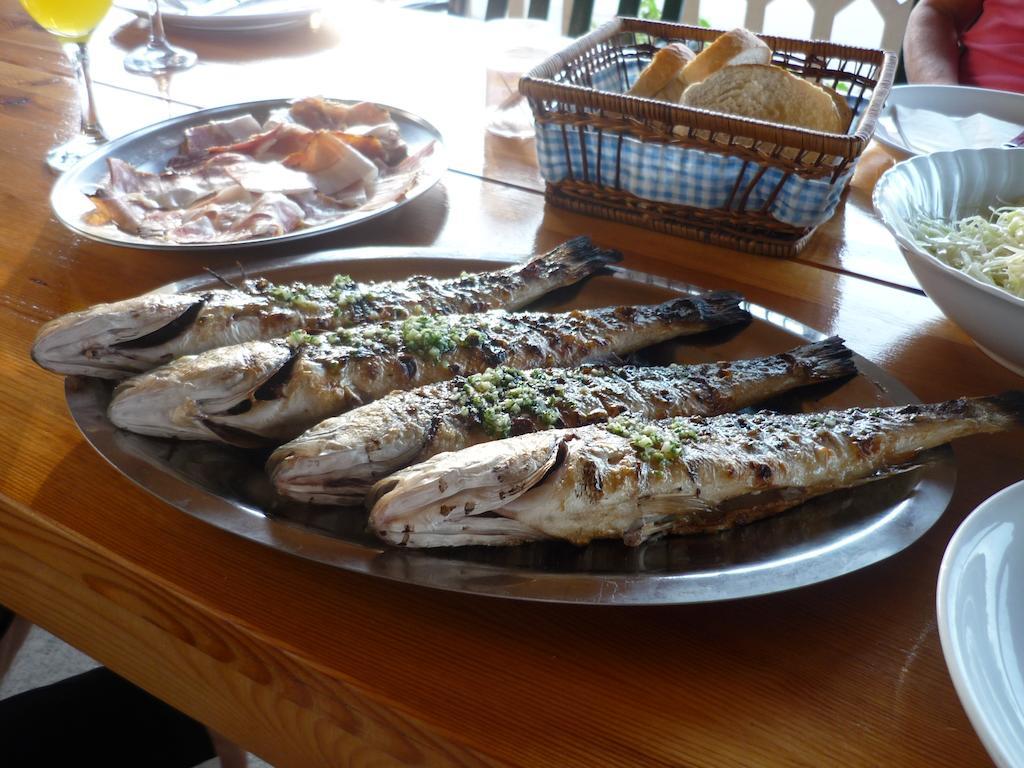 Guesthouse Tariba Supetarska Draga Ngoại thất bức ảnh