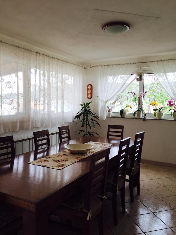 Guesthouse Tariba Supetarska Draga Ngoại thất bức ảnh