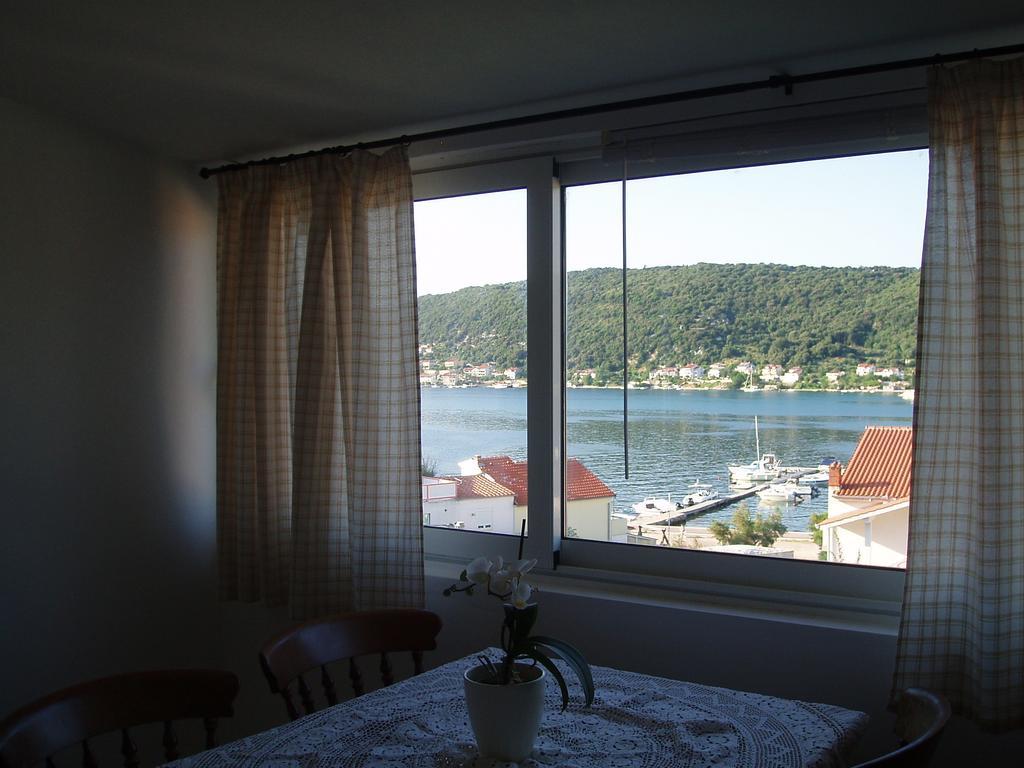 Guesthouse Tariba Supetarska Draga Phòng bức ảnh