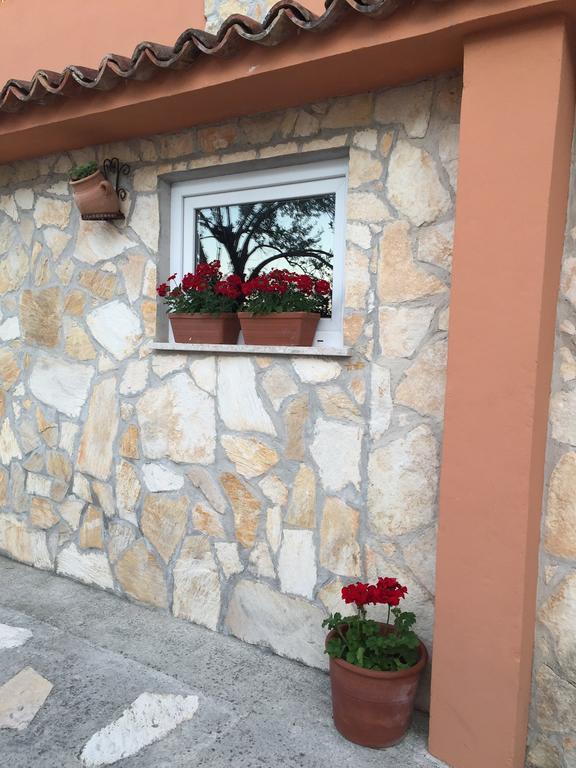 Guesthouse Tariba Supetarska Draga Ngoại thất bức ảnh