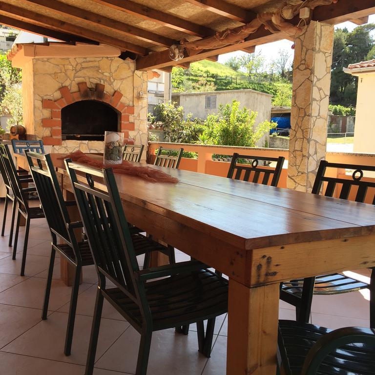 Guesthouse Tariba Supetarska Draga Ngoại thất bức ảnh