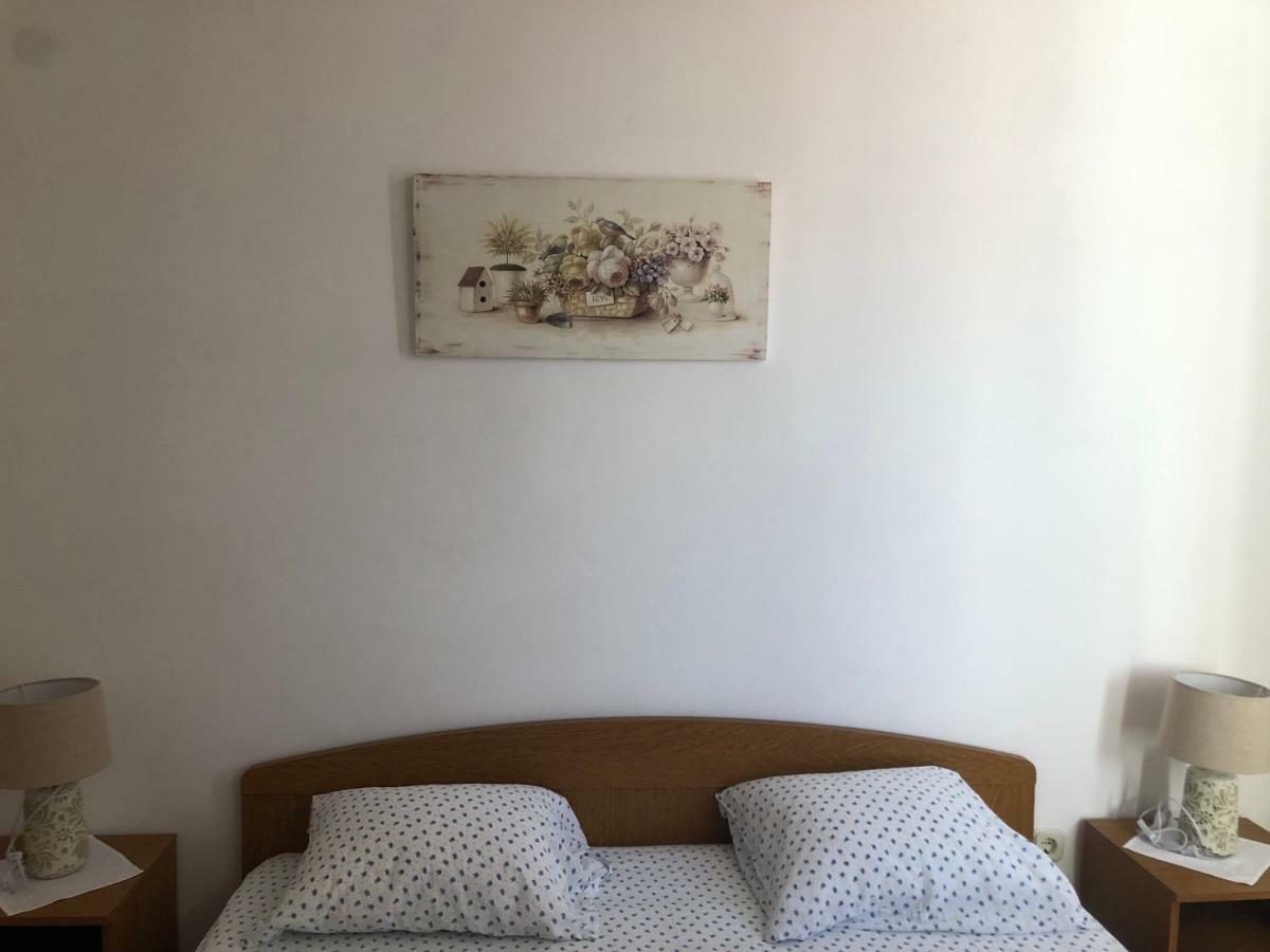Guesthouse Tariba Supetarska Draga Ngoại thất bức ảnh